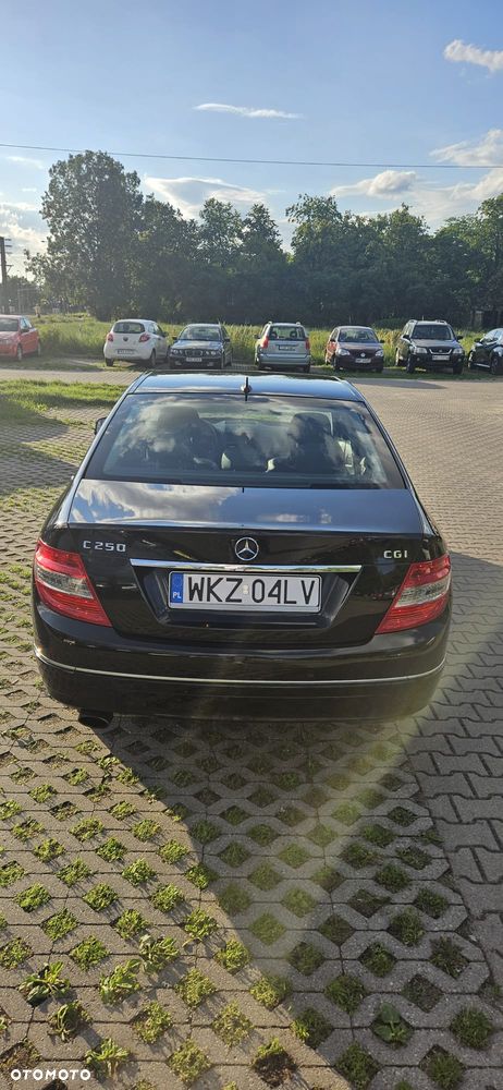 Mercedes-Benz Klasa C 250 CGI BlueEff Avantgarde - 13