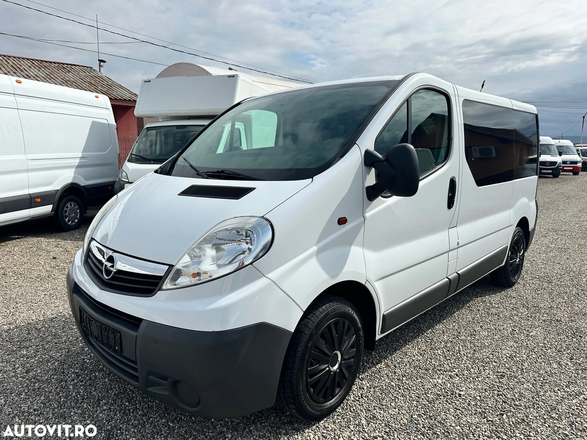 Opel VIVARO - 2
