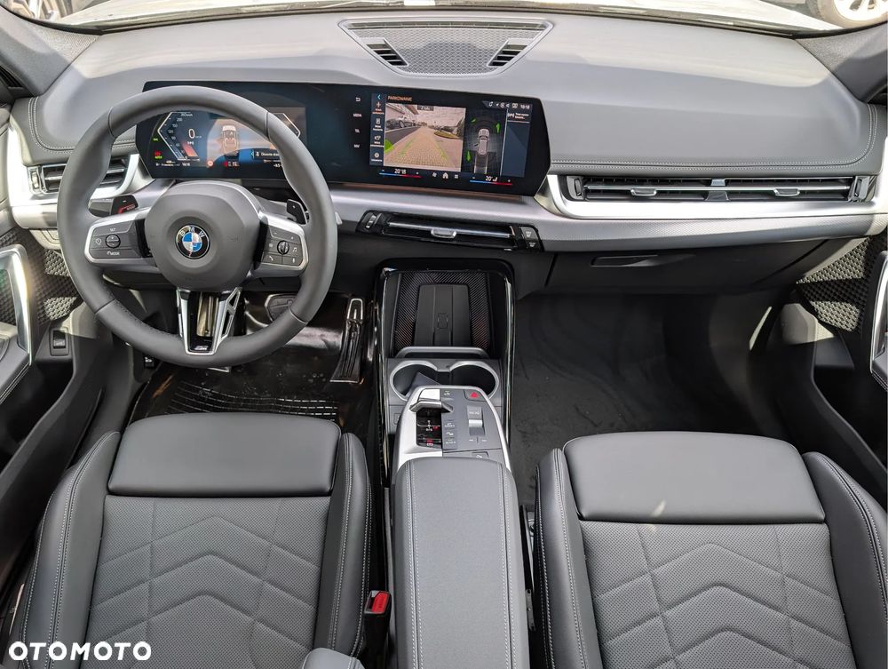 BMW X1 sDrive18i - 11