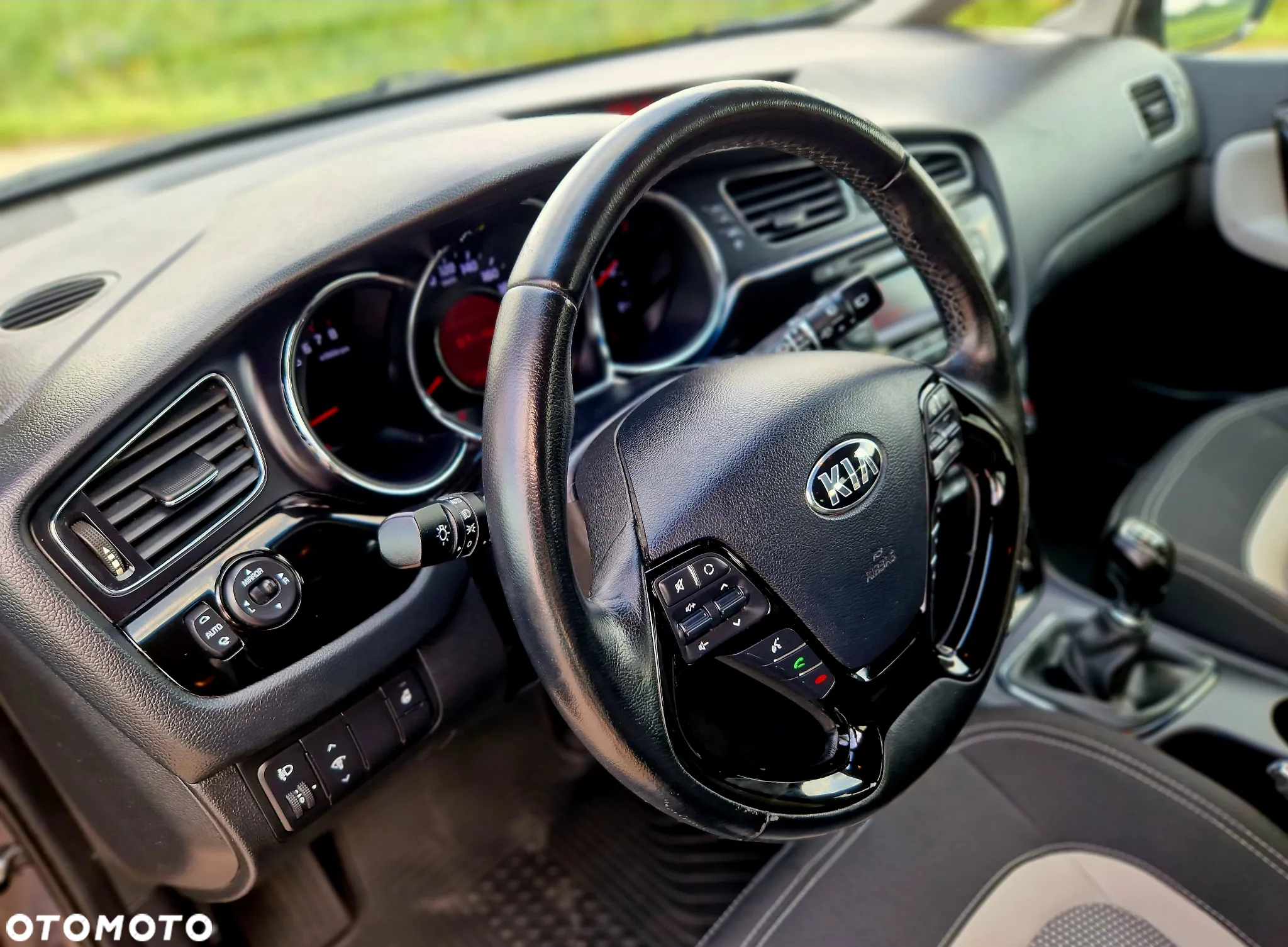 Kia Ceed - 9