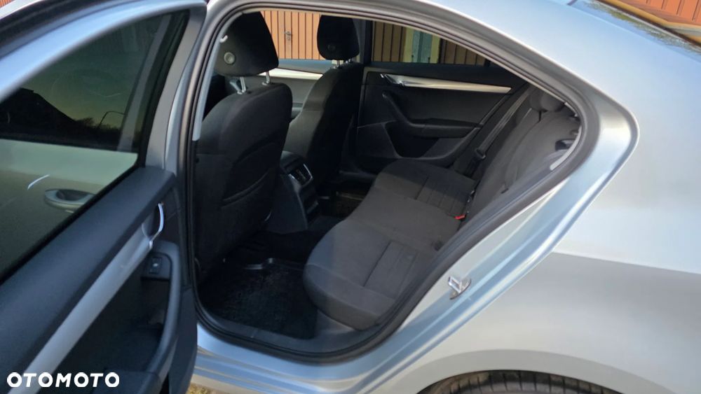 Skoda Octavia 2.0 TDI Style DSG - 10