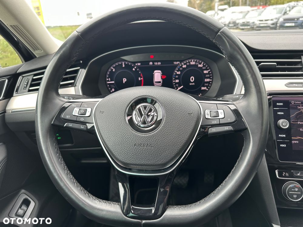 Volkswagen Passat 2.0 TDI SCR DSG Comfortline - 12