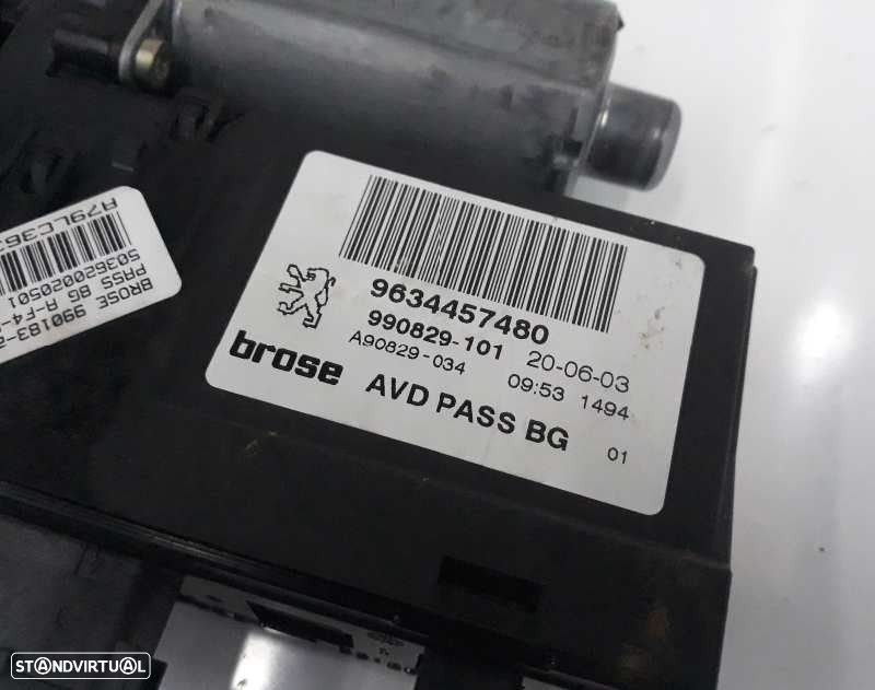 MOTOR ELEVADOR DE VIDRO FRONTAL DIREITO PEUGEOT 307 BREAK 2003 - 3