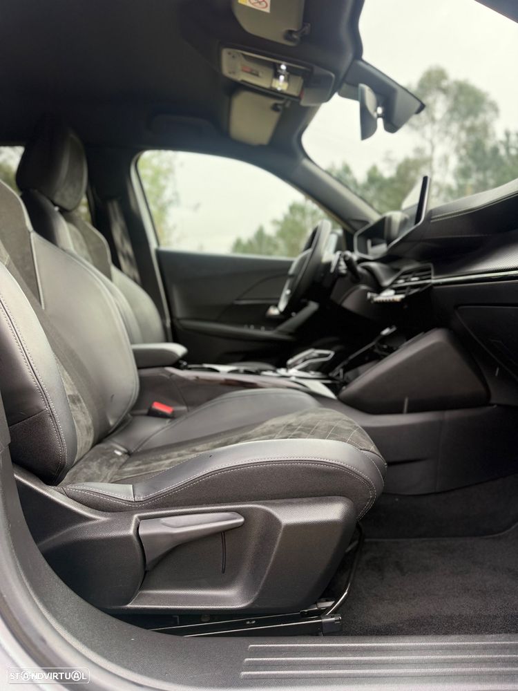 Peugeot 2008 PureTech 130 EAT8 GT Pack - 21