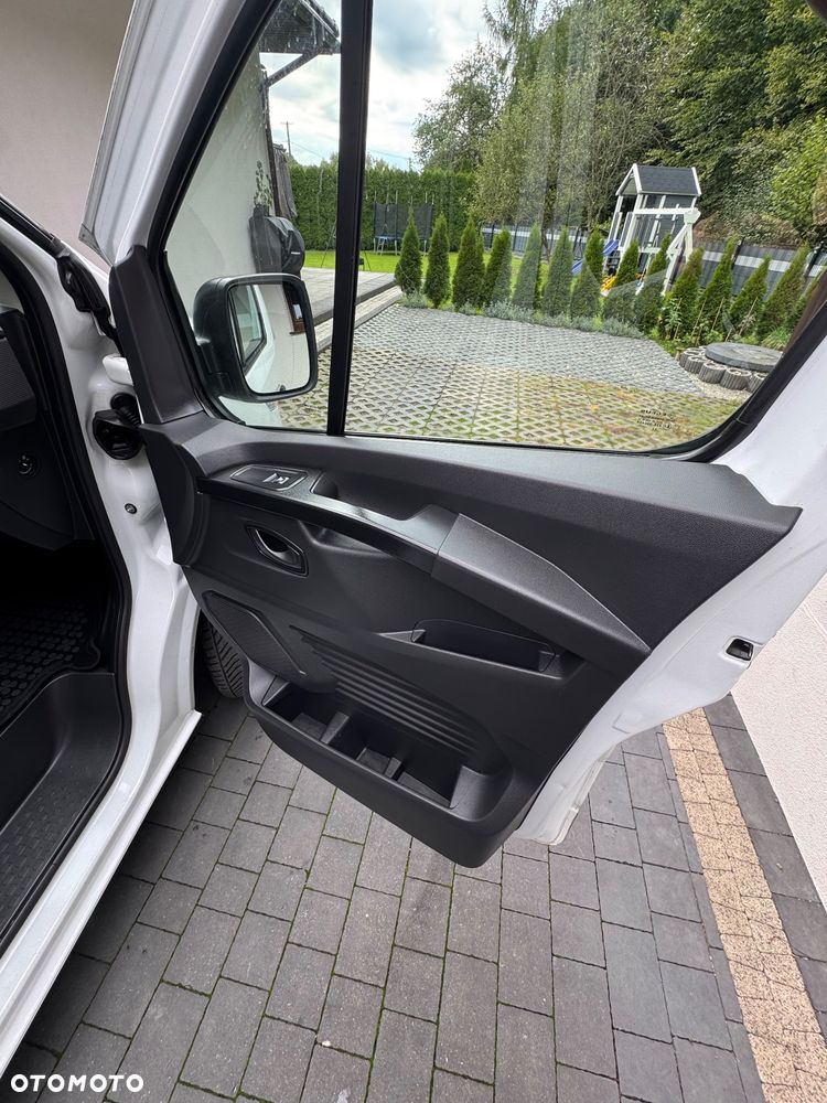Renault Trafic 2.0 dCi Escapade - 16