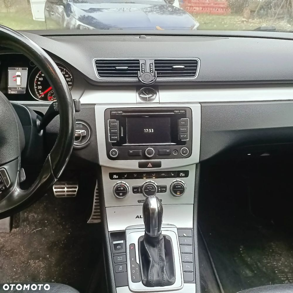 Volkswagen Passat 2.0 TDI Comfortline DSG - 4