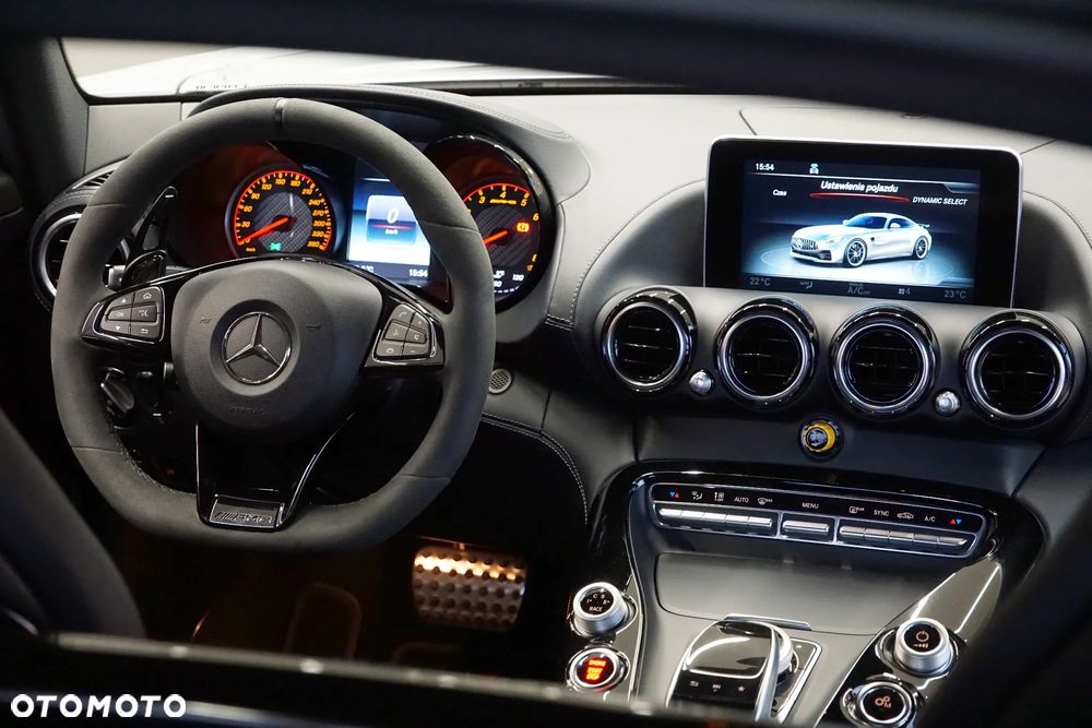 Mercedes-Benz AMG GT R - 35