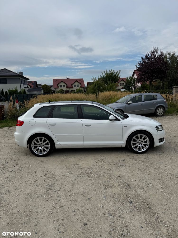 Audi A3 Sportback 1.4 TFSI S line Sportpaket - 4