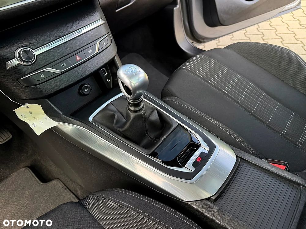 Peugeot 308 SW 1.6 BlueHDi Allure S&S - 21