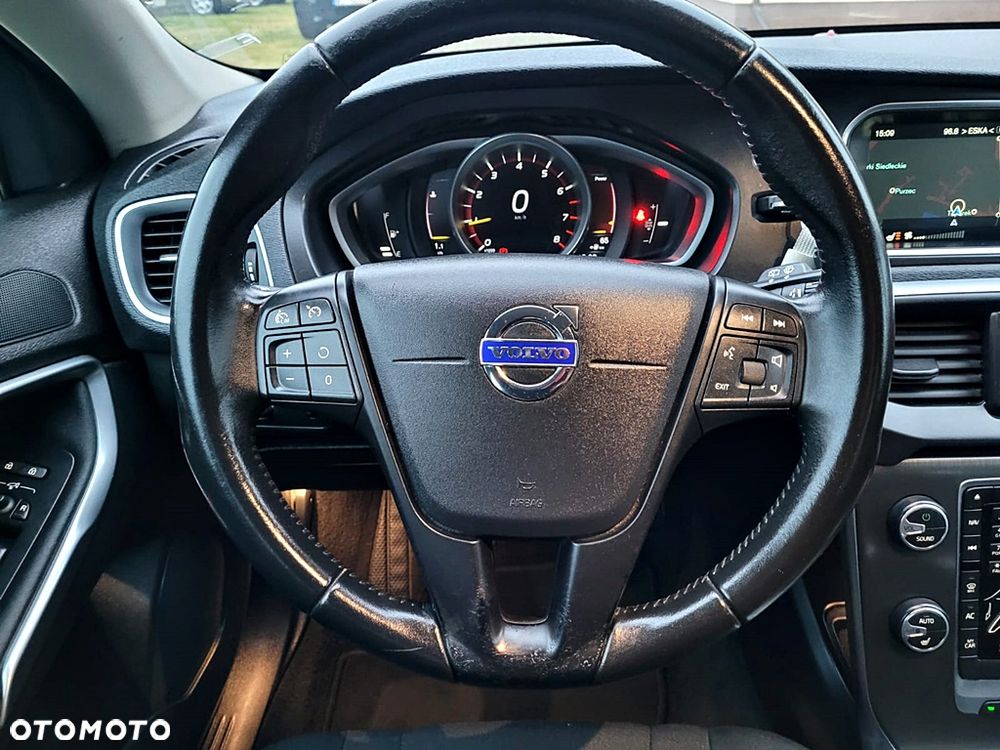 Volvo V40 T2 Momentum - 15