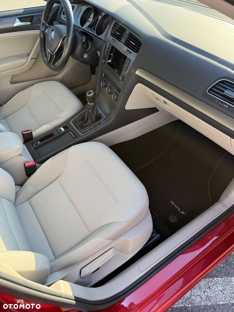 Volkswagen Golf - 23
