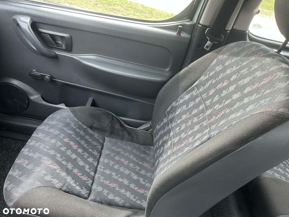 Citroën Berlingo 1.4i First - 25