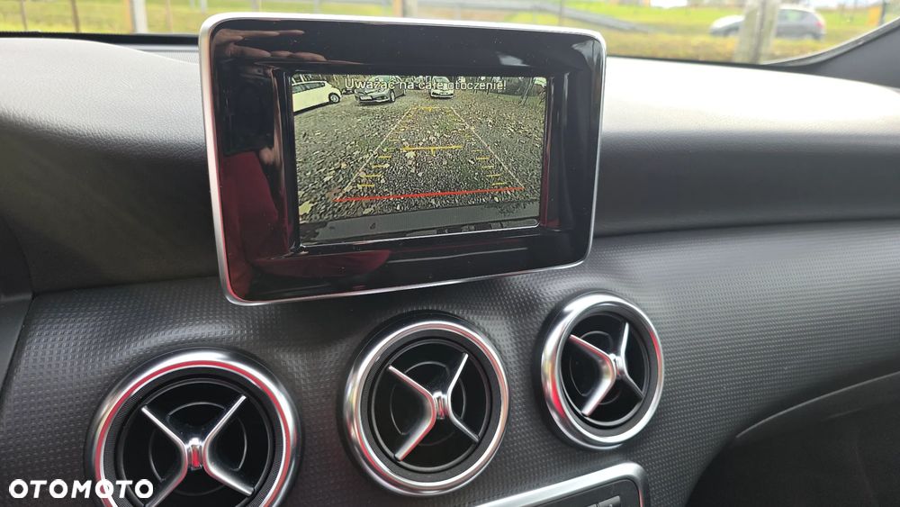 Mercedes-Benz Klasa A 180 BlueEfficiency Edition - 14