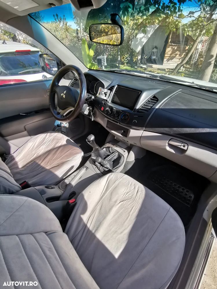 Mitsubishi L200 Double Cab 2.5 DI-D M/T Intense A89 - 2