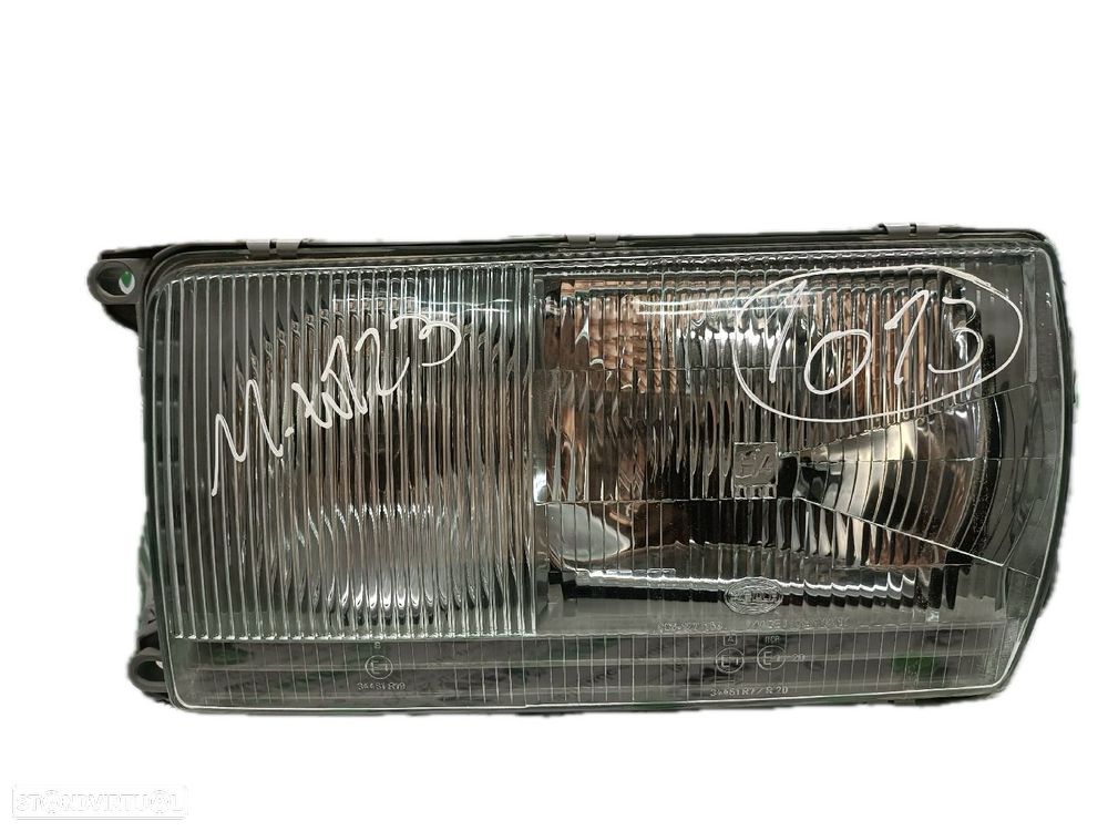 Farol Esq Mercedes-Benz Três Volumes (W123) - 1