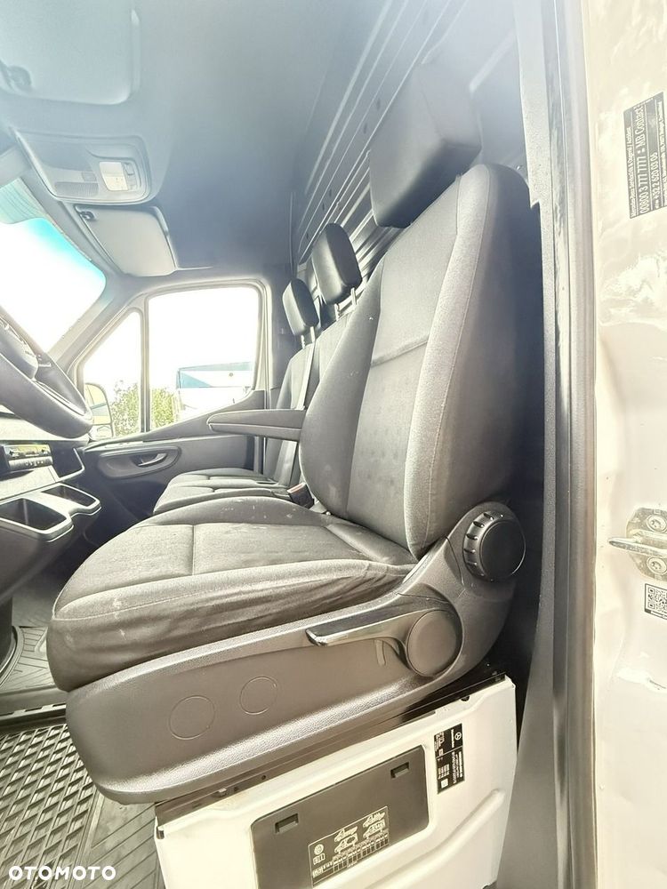 Mercedes-Benz Sprinter - 17
