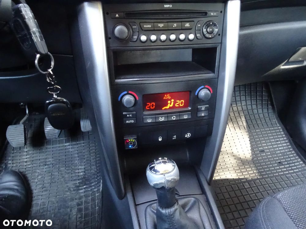 Peugeot 207 1.4 16V Sporty - 7