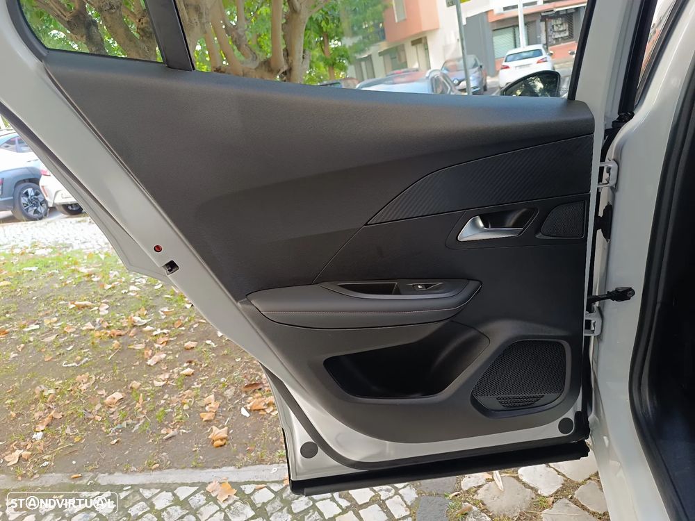 Peugeot 2008 1.2 PureTech Allure Pack - 25