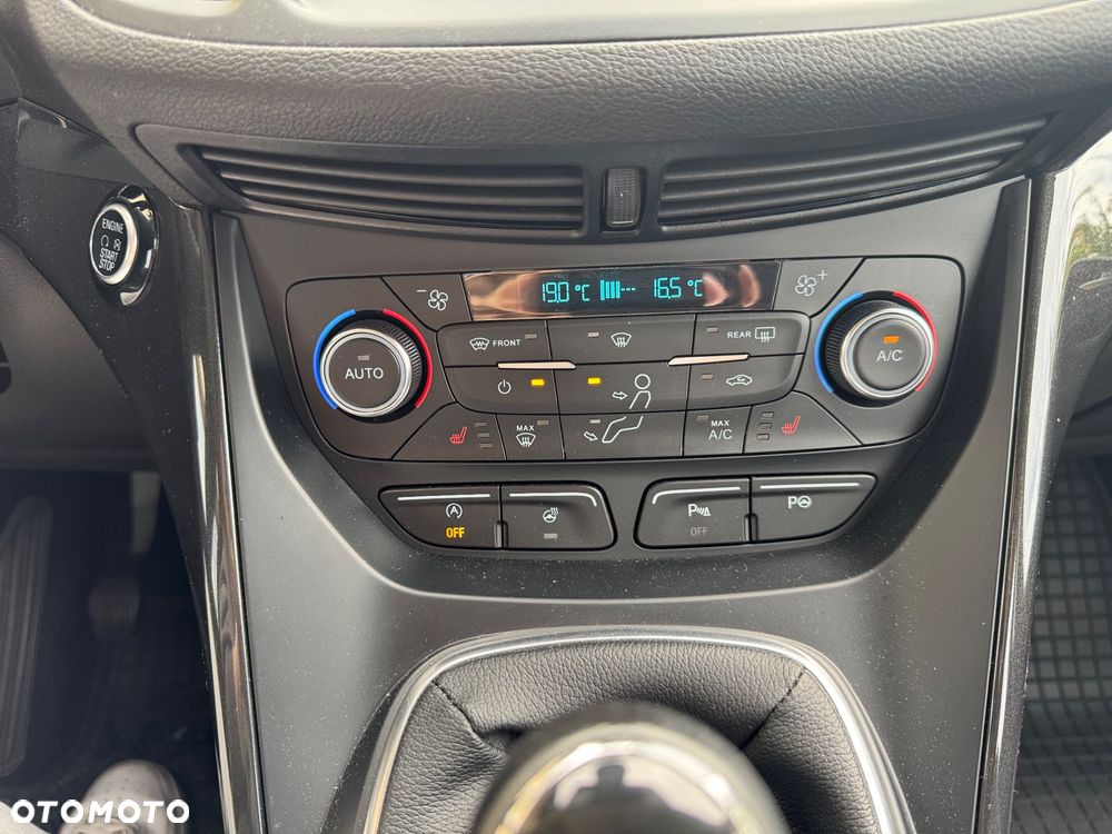 Ford Kuga 1.5 EcoBoost 2x4 Titanium - 22