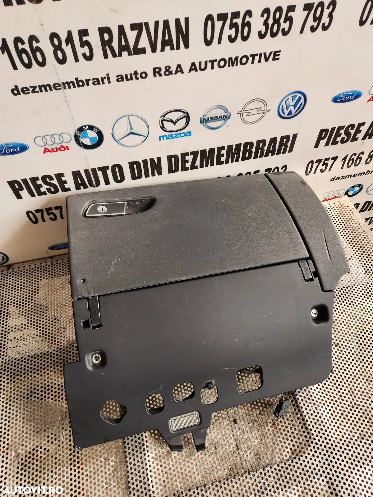 Torpedo Cutie Acte Audi A8 D4 Volan Stanga Europa An 2011-2012-2013-2014-2015-2016-2017-2018 - Dezm - 3