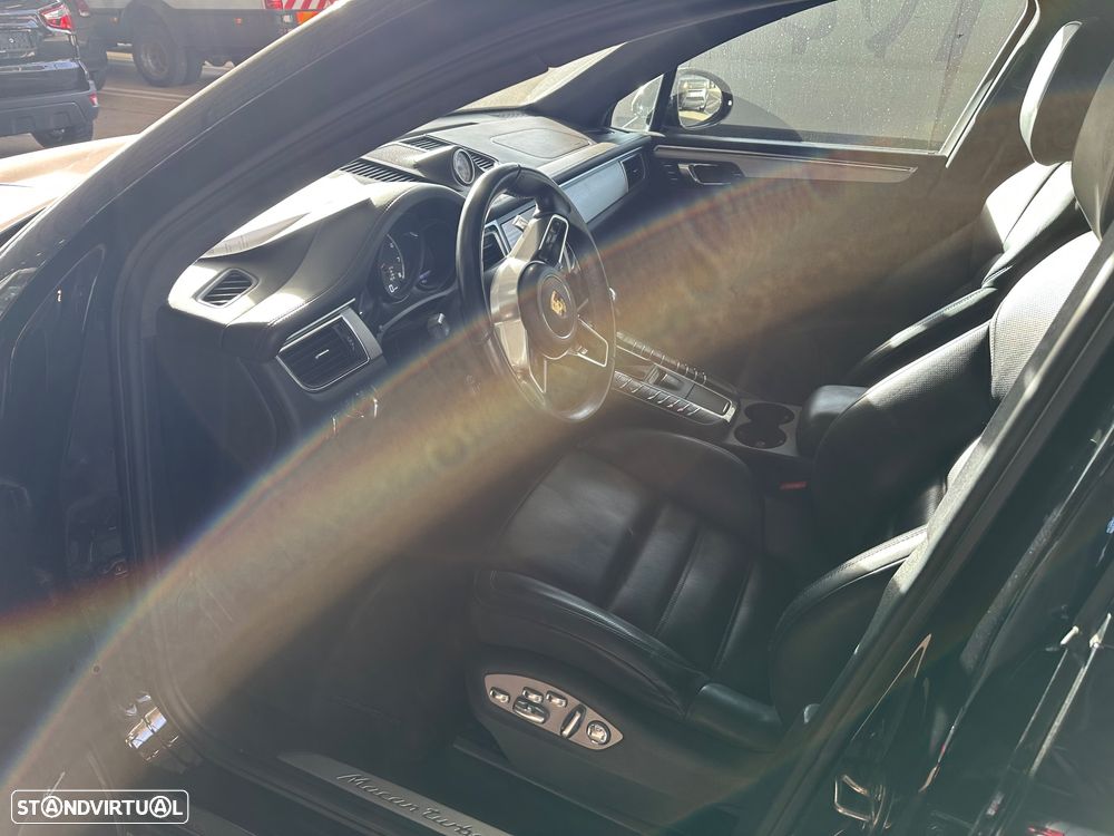 Porsche Macan Turbo - 21