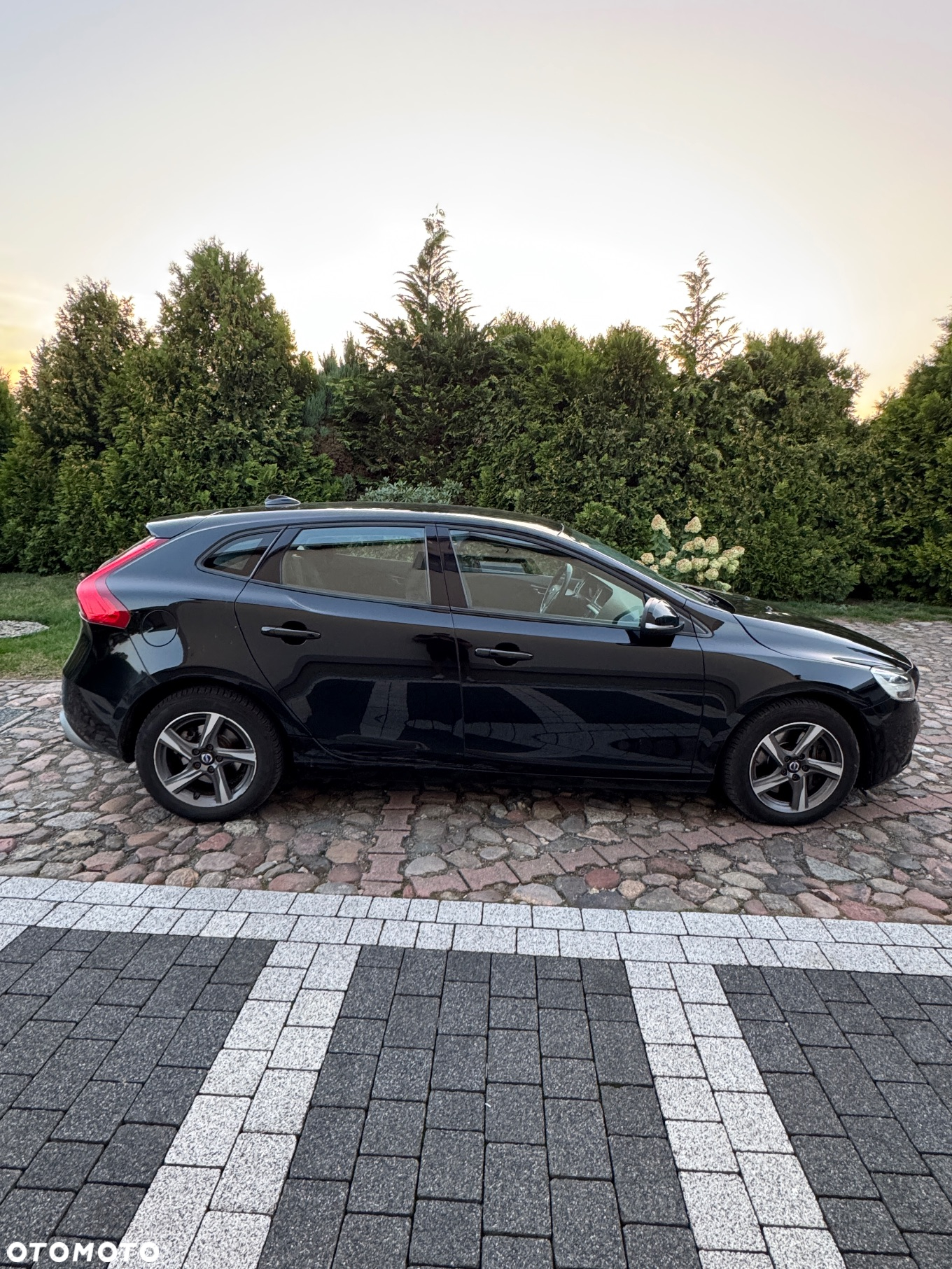 Volvo V40 D2 Drive-E R-Design Momentum - 6