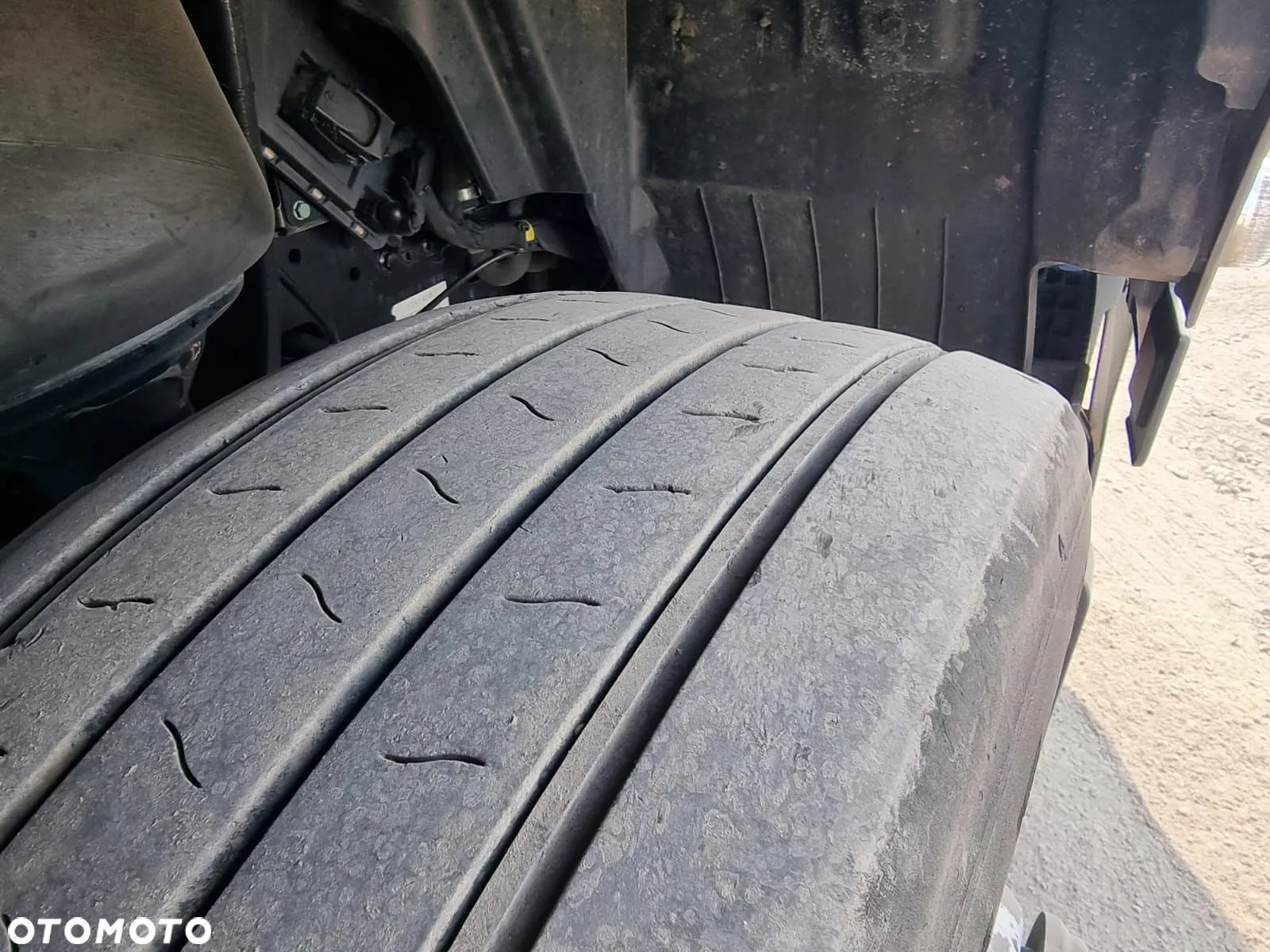 MAN TGX 18.470 LOWDECK PO KONTRAKCIE DUZA KABINA RETARDER ASYSTENT MARTWEGO POLA SALON PL AUTOMAT ZBIORNIKI 1090 LITRÓW RADAR - 23