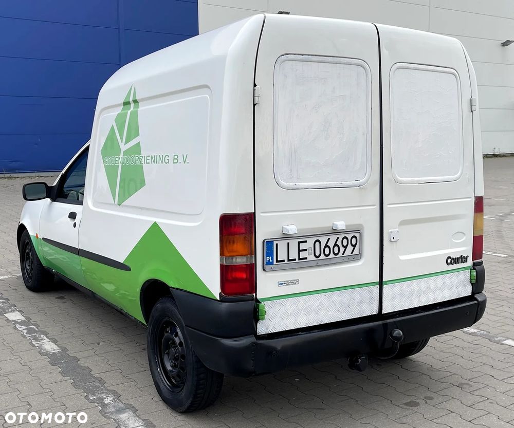 Ford Courier - 4