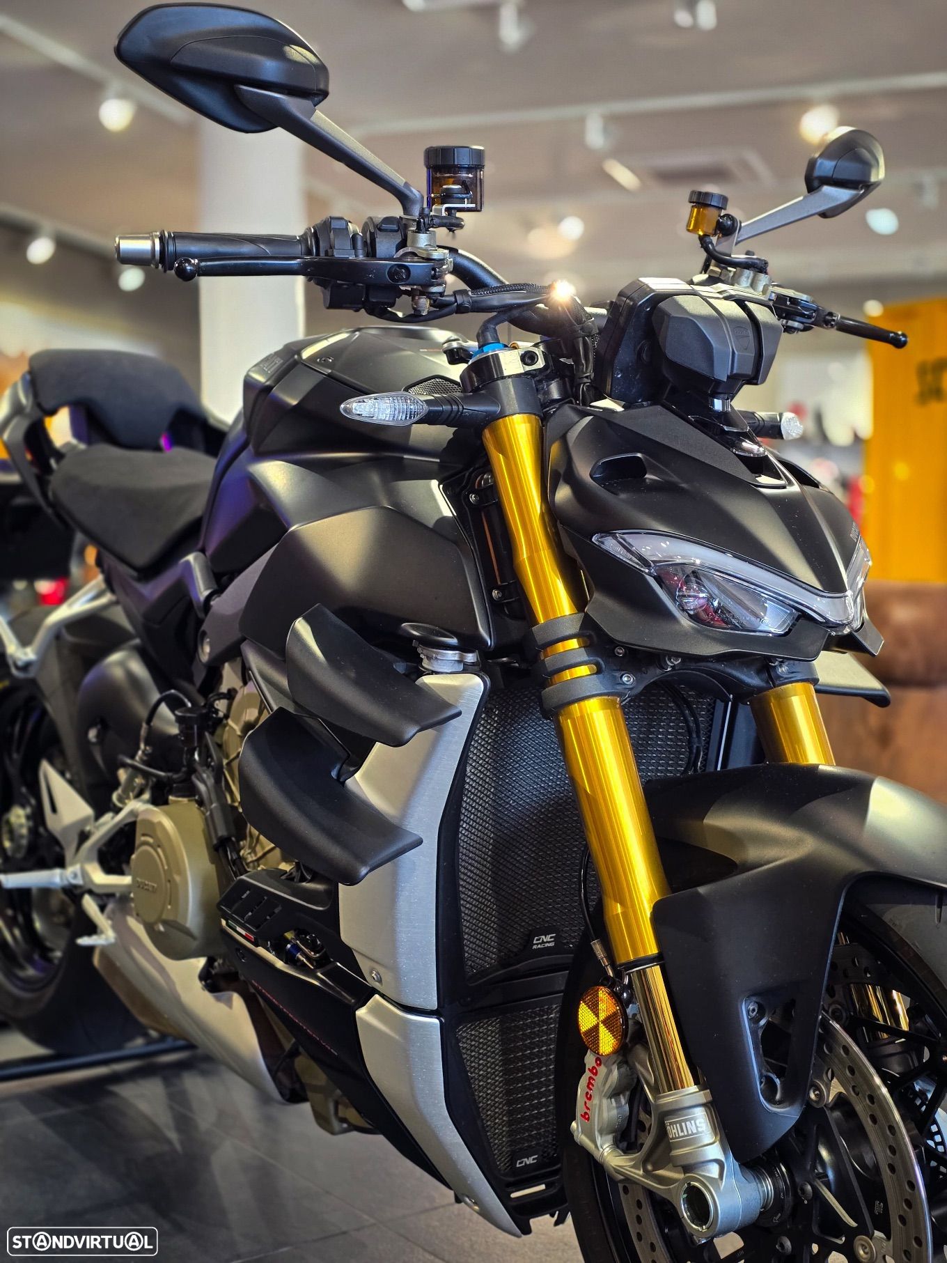 Ducati Streetfighter V4S - 1