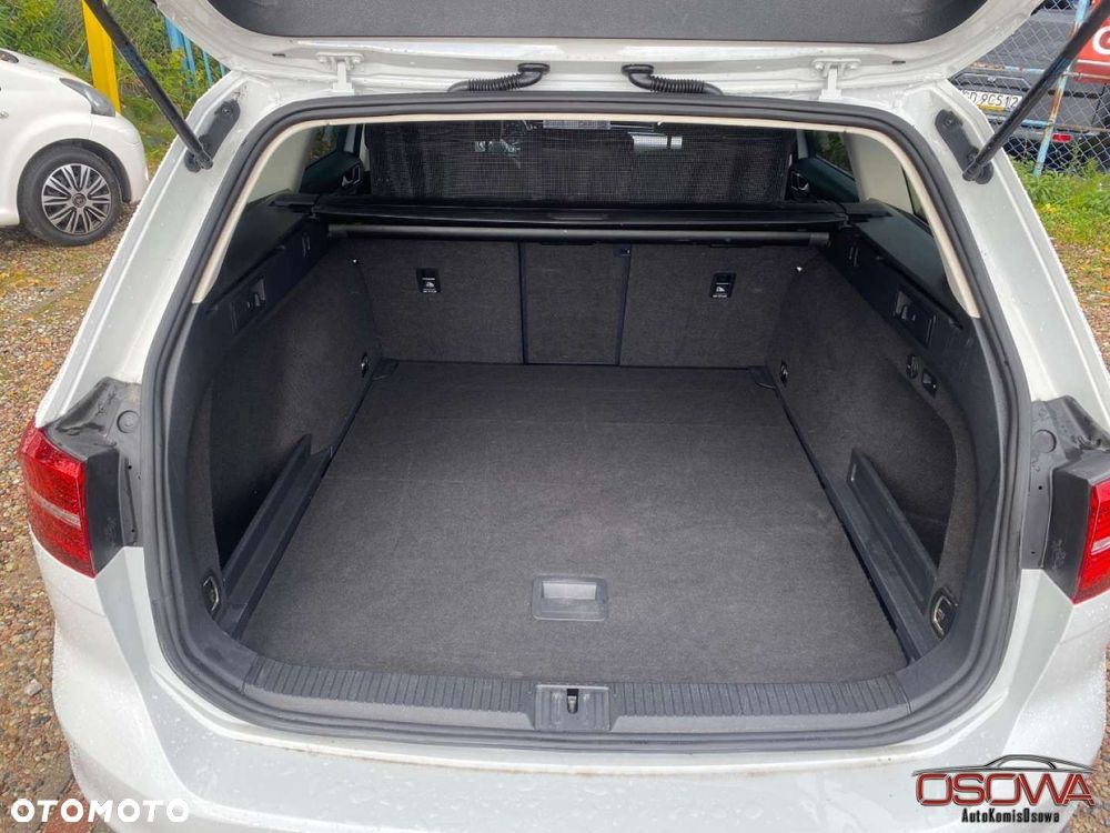 Volkswagen Passat - 36