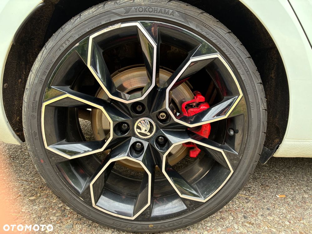 Skoda Octavia 2.0 TSI RS Challenge 245 DSG - 14
