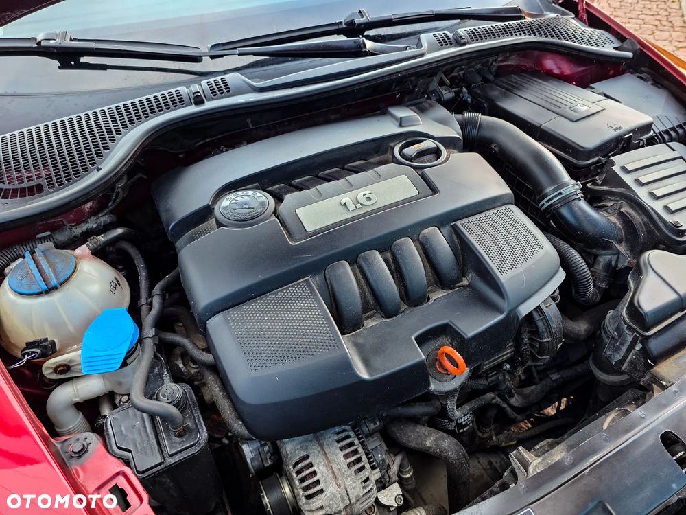 Skoda Octavia 1.6 Ambiente - 12