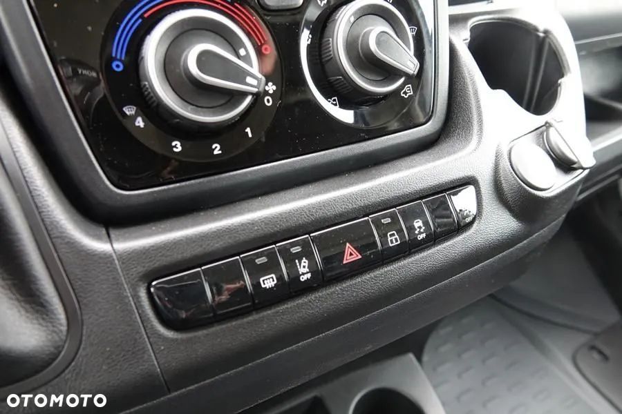 Opel Movano L4H2 2.2 140KM - 11