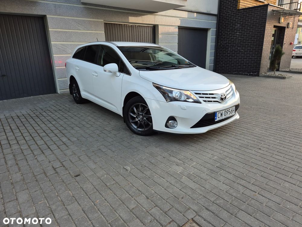 Toyota Avensis 2.0 D-4D Premium - 2
