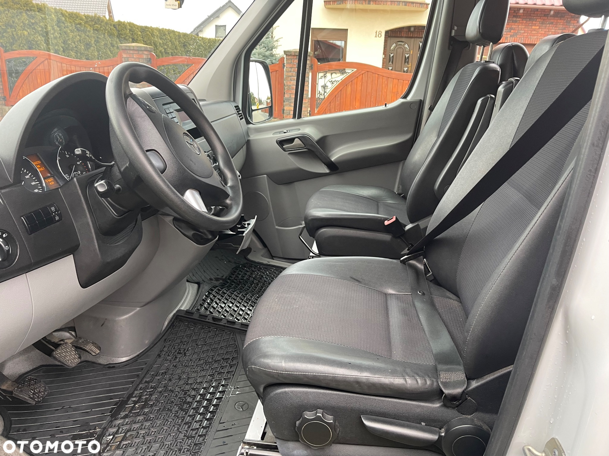 Mercedes-Benz Sprinter - 8