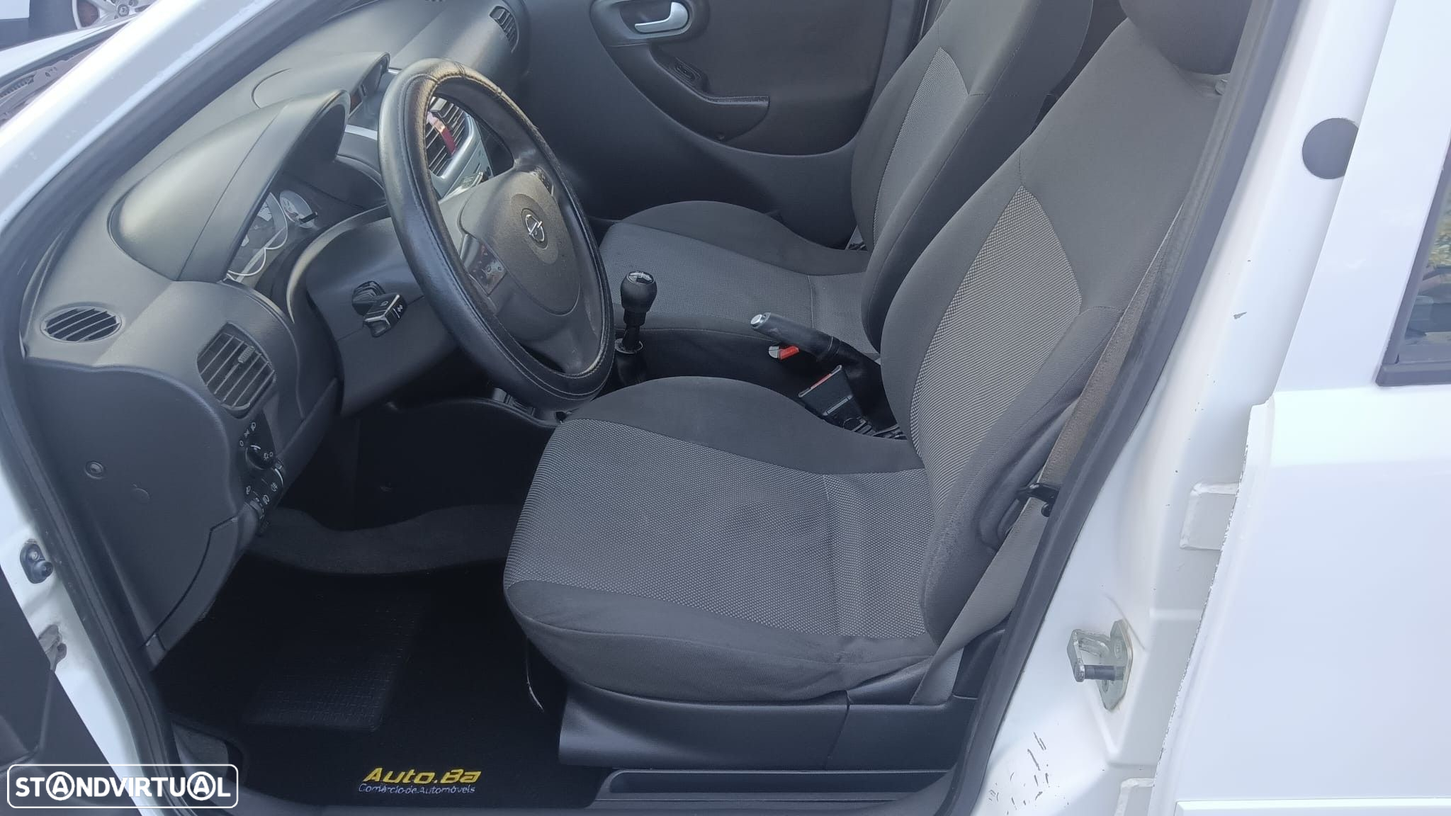Opel Corsa 1.3 CDTi Enjoy - 4