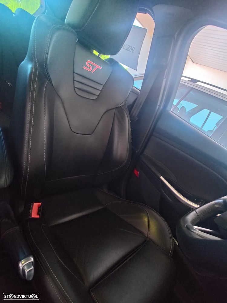 Ford Focus 2.0 EcoBoost ST c/ Pack Pele Exclusiva - 18