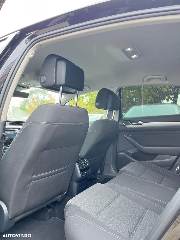 Volkswagen Passat - 5