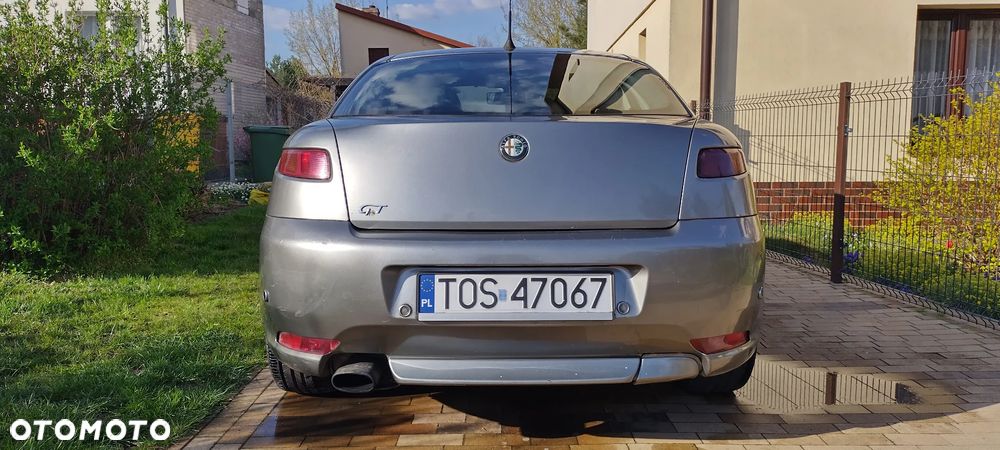 Alfa Romeo GT 1.9JTD 16V Distinctive - 3
