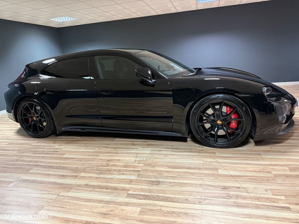 Porsche Taycan Sport Turismo GTS - 16