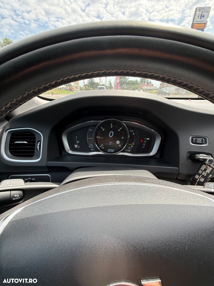 Volvo V60 D6 Plug-In-Hybrid AWD Geartronic Momentum - 16