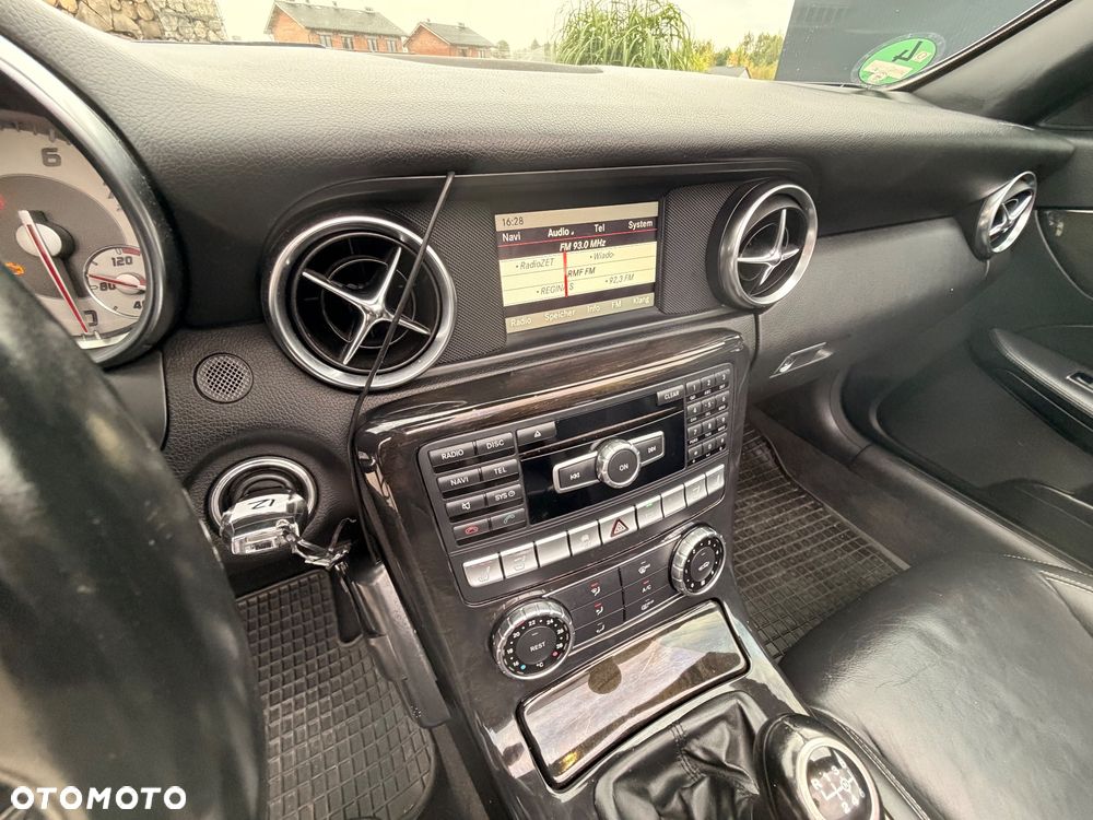 Mercedes-Benz SLK 200 CGI - 19