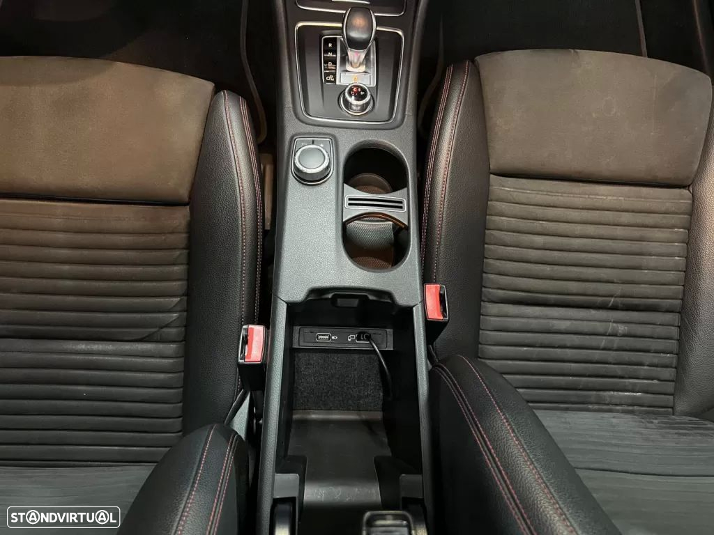 Mercedes-Benz A 45 AMG 4Matic Speedshift 7G-DCT - 26
