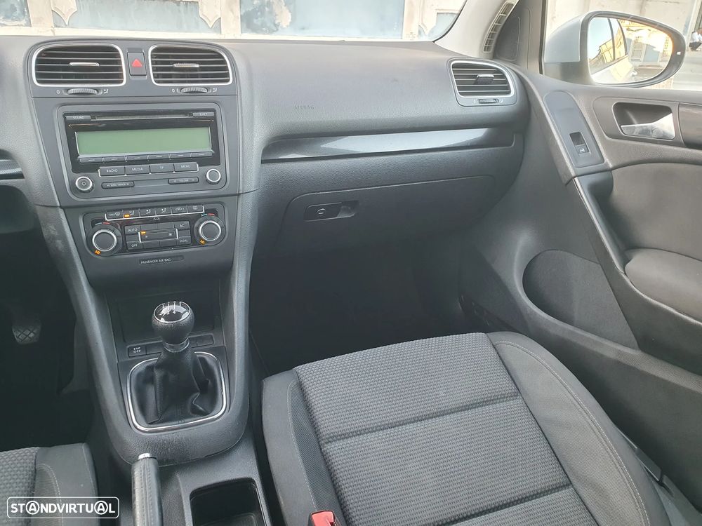 VW Golf 1.6 TDi Confortline - 23