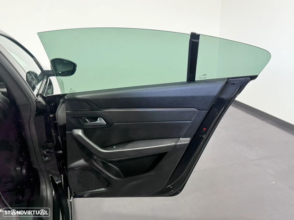 Peugeot 508 1.6 Hybrid Allure e-EAT8 - 44