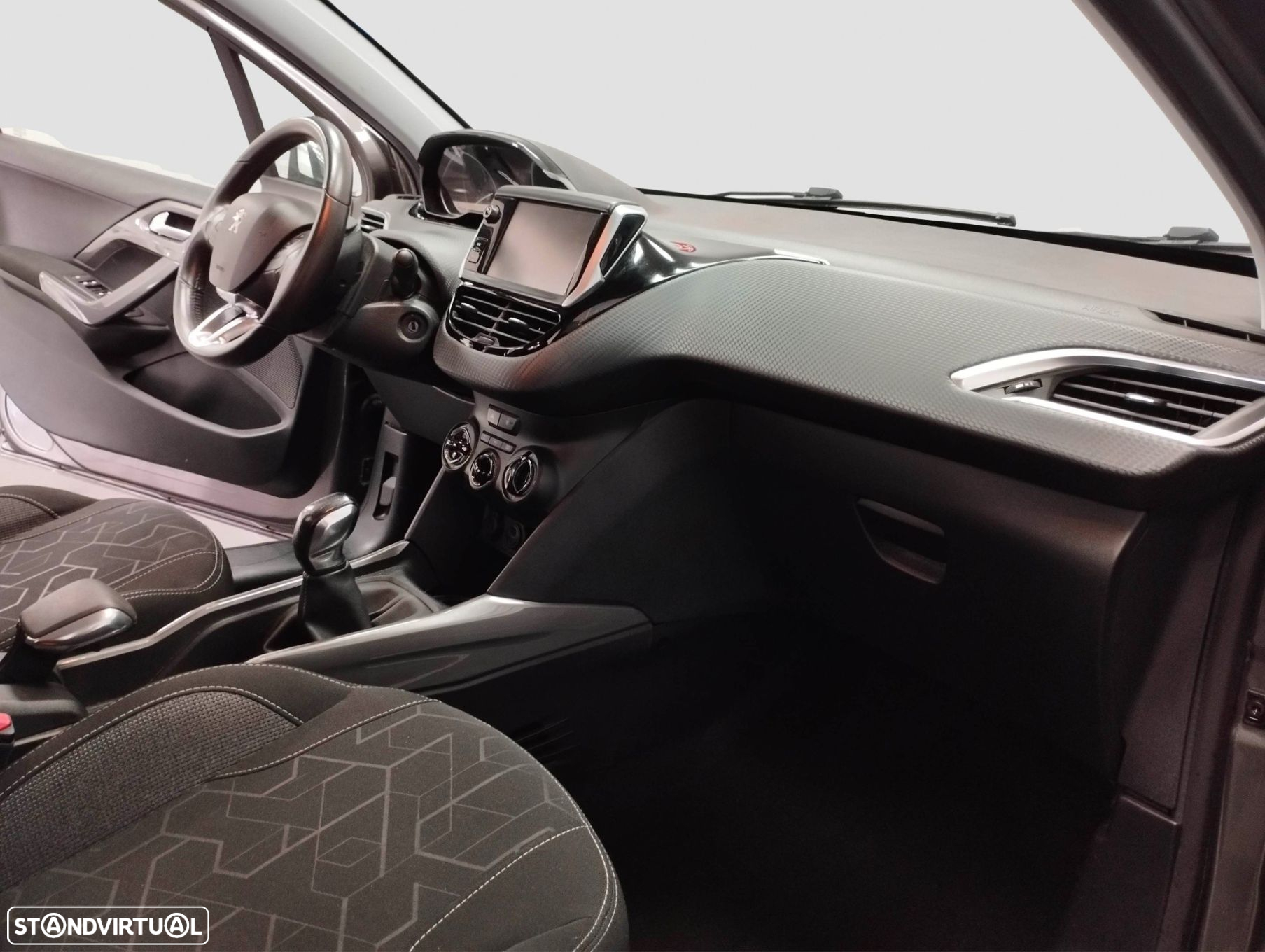 Peugeot 2008 1.2 PureTech Style - 9