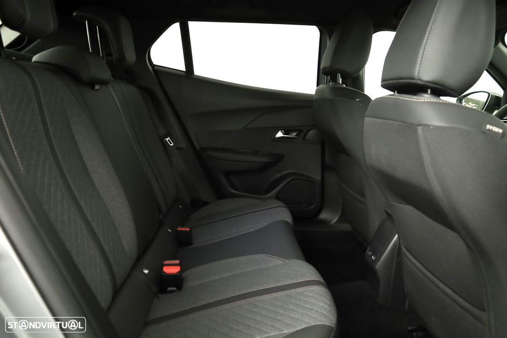 Peugeot 2008 1.2 PureTech Allure - 22