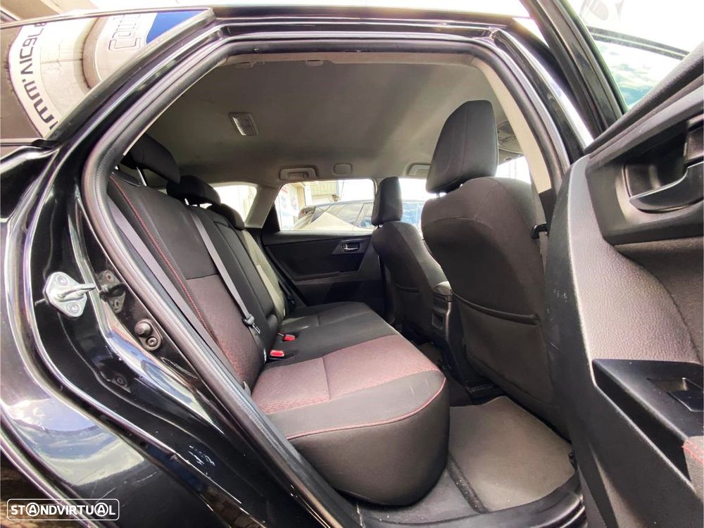 Toyota Auris Touring Sports 1.4 D-4D Com+P.Sport - 13