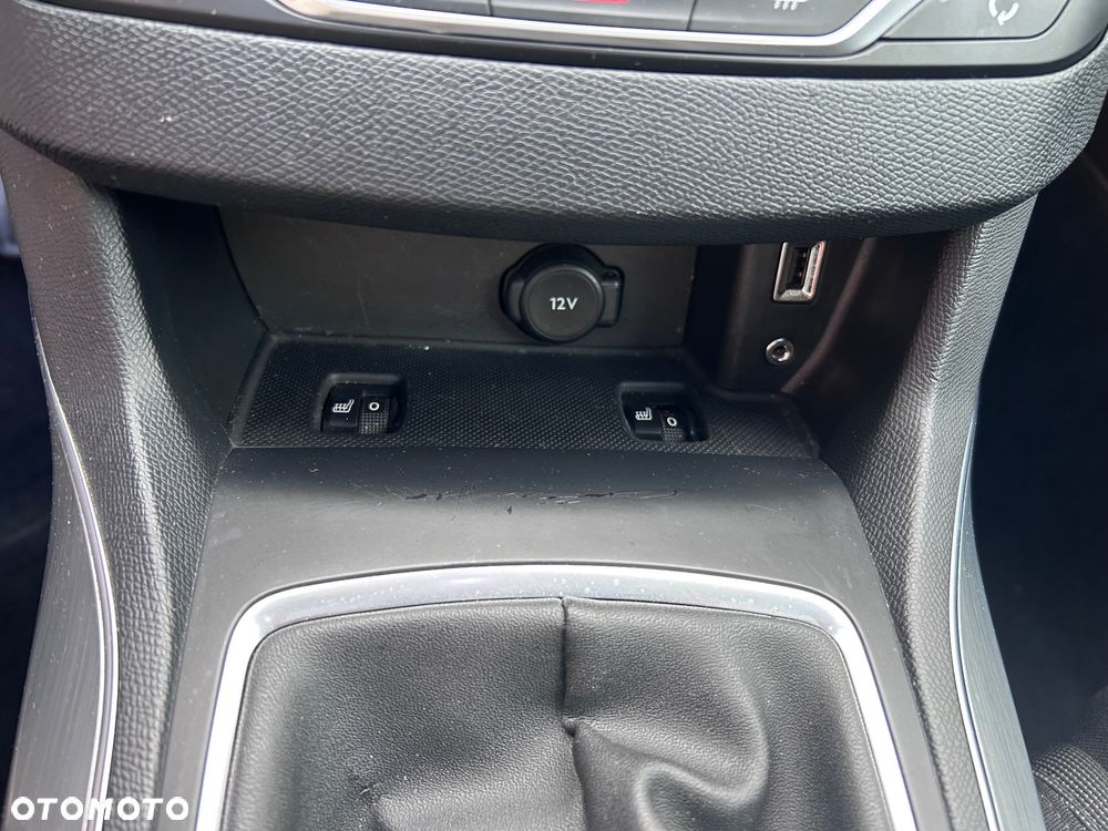 Peugeot 308 1.6 BlueHDi Allure S&S - 9