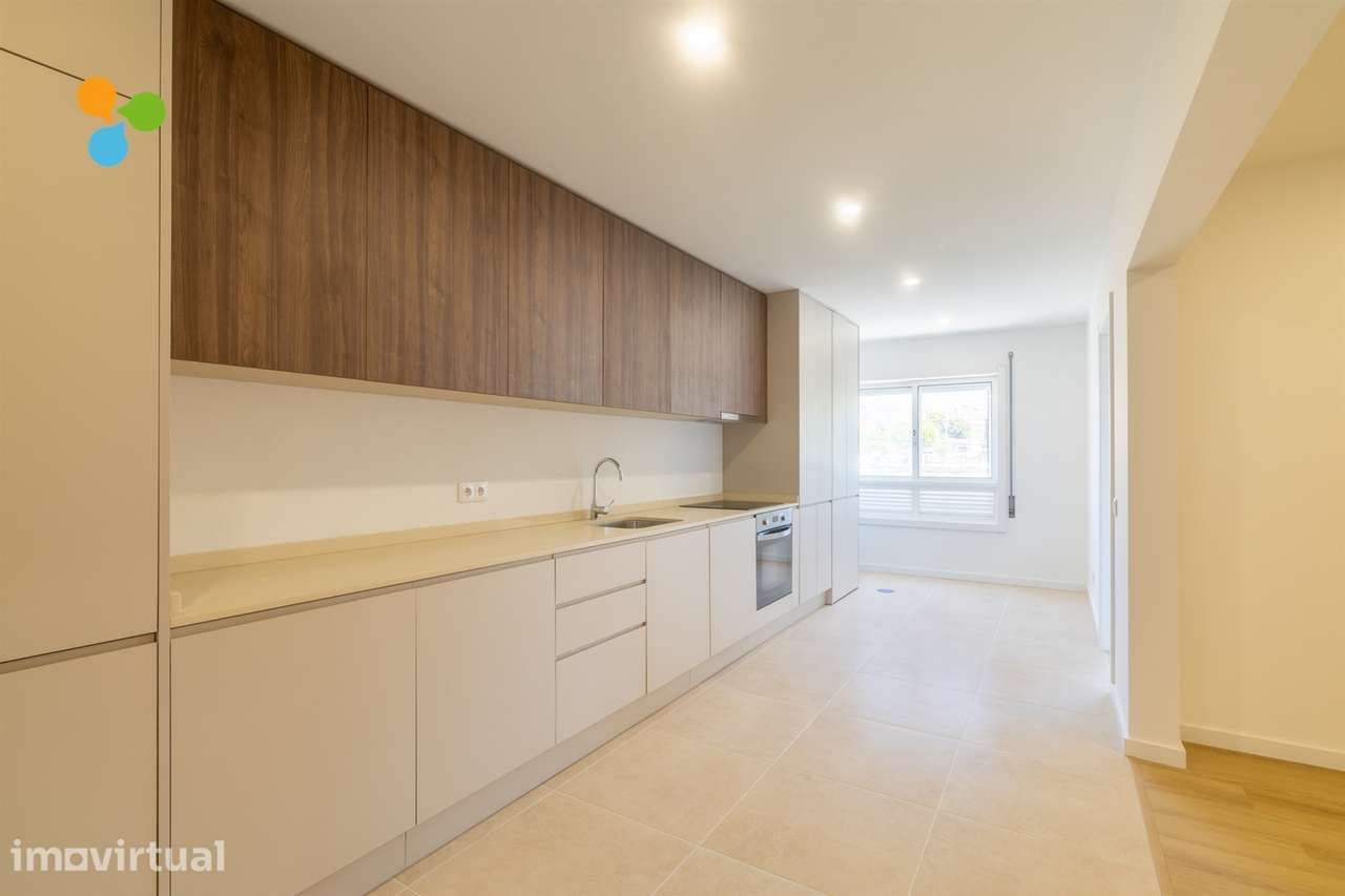 Apartamento T3 c/ Box e varanda, junto às faculdades - Grande imagem: 2/23